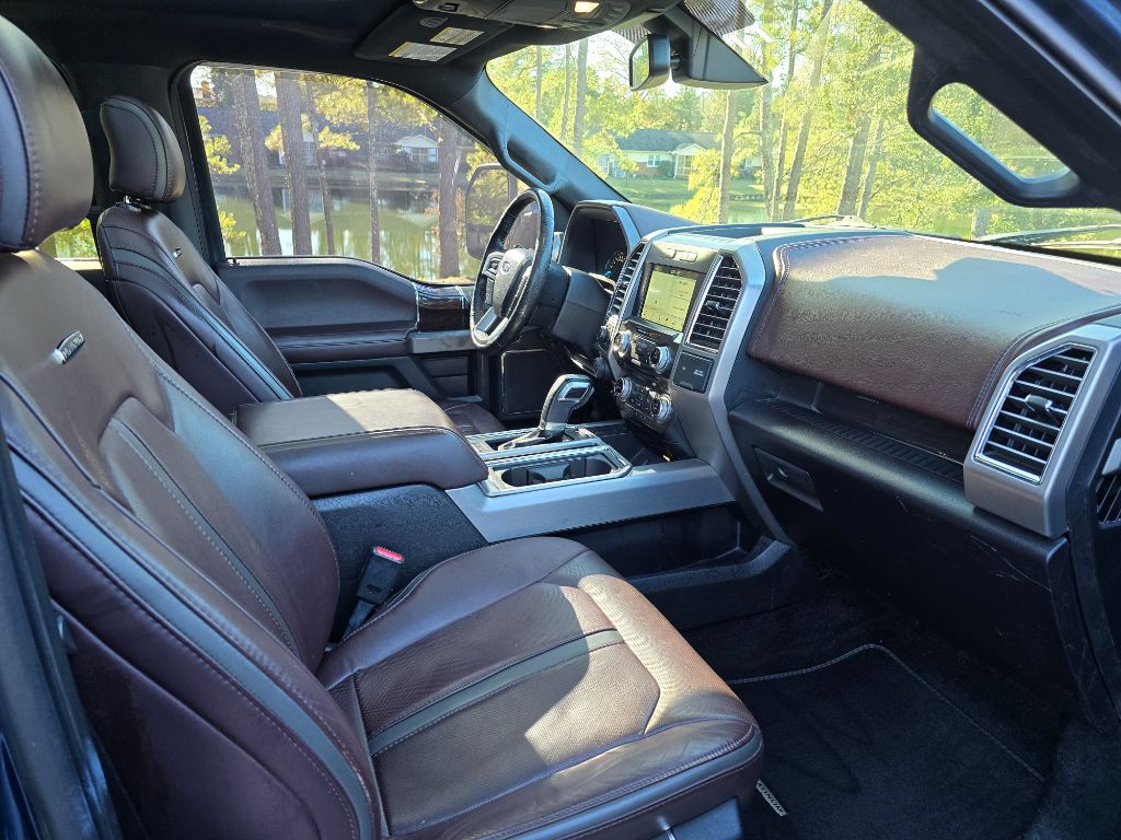 2016 Ford F150 Platinum photo