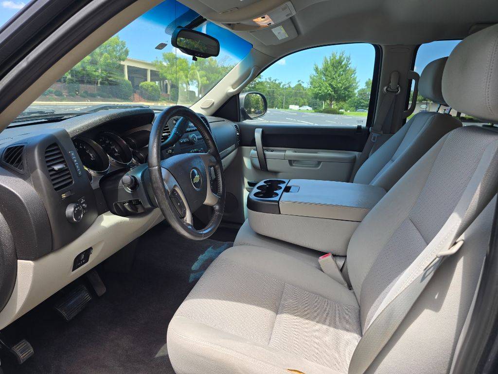 2011 Chevrolet Silverado 1500 - $11,900