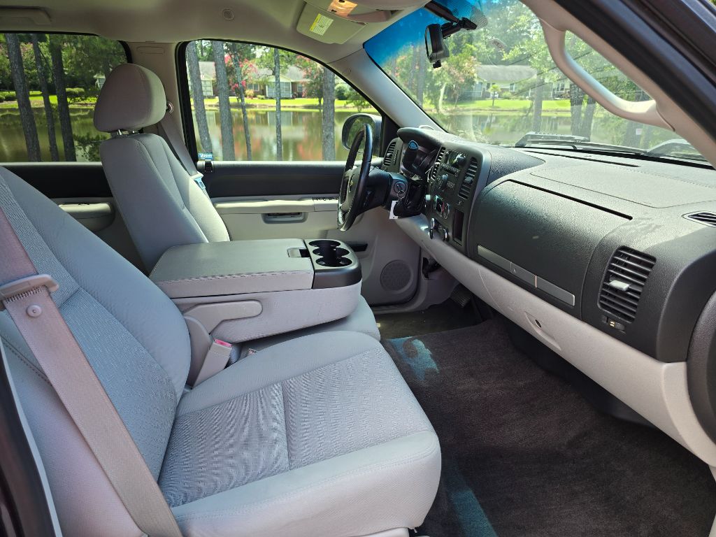 2011 Chevrolet Silverado 1500 - $11,900