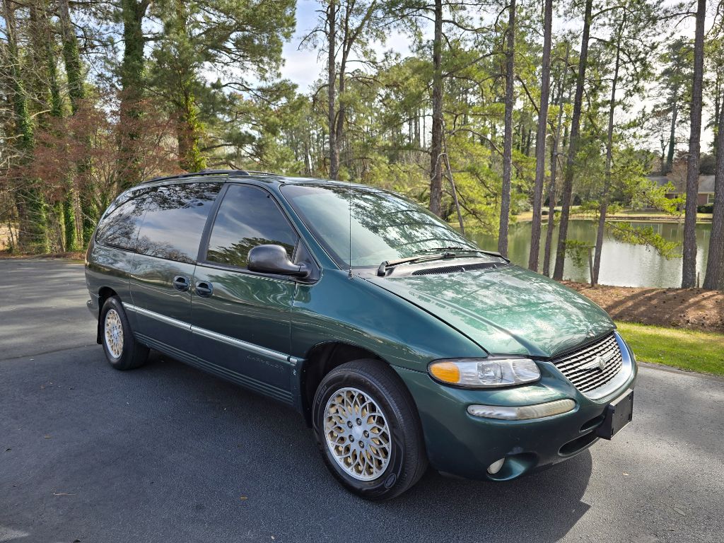 1998 Chrysler Town & Country LXi photo