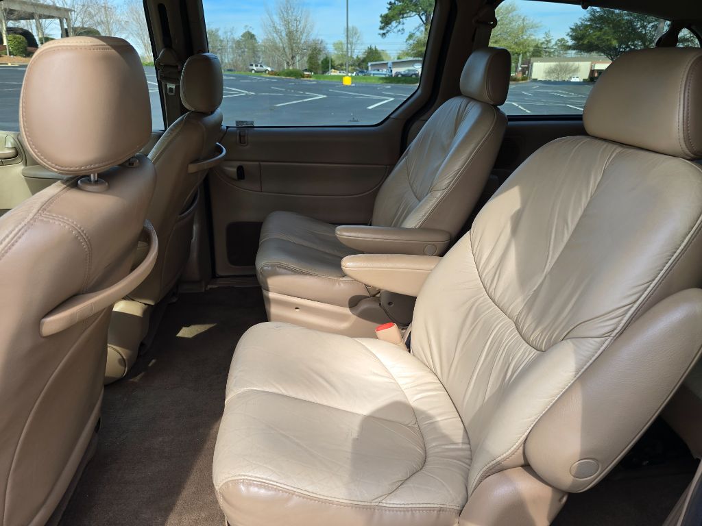 1998 Chrysler Town & Country LXi photo
