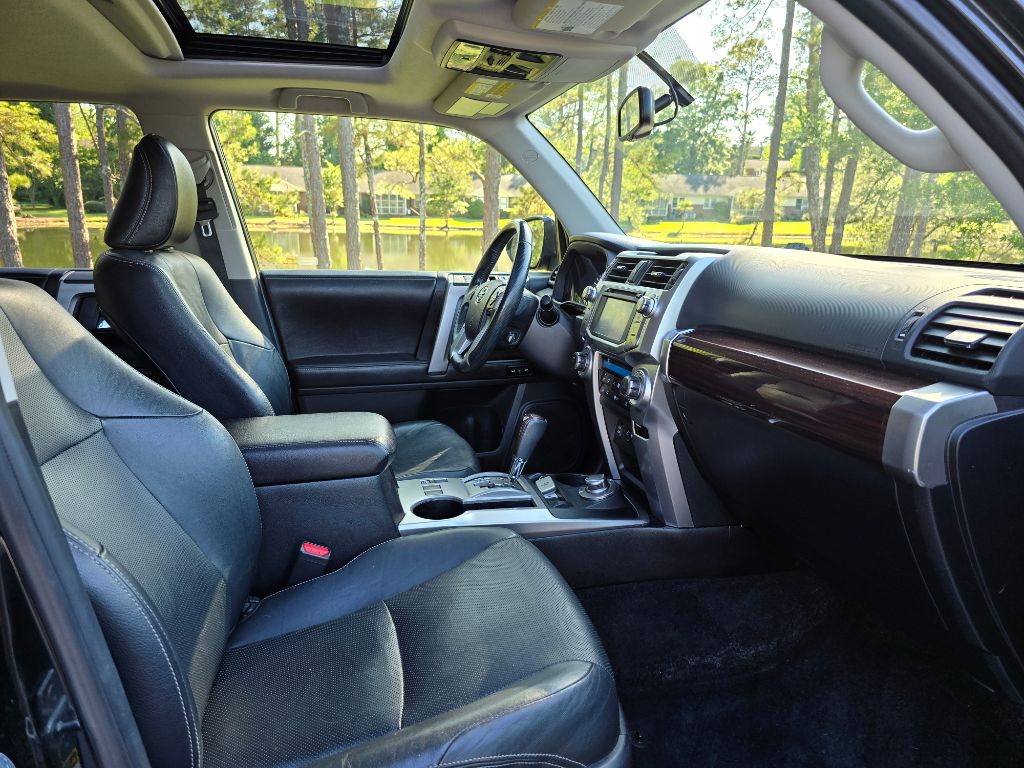 2016 Toyota 4Runner Limited photo