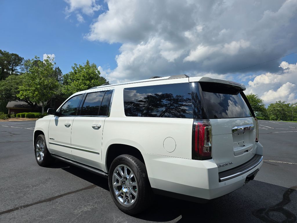 2016 GMC Yukon XL 1500 Denali photo