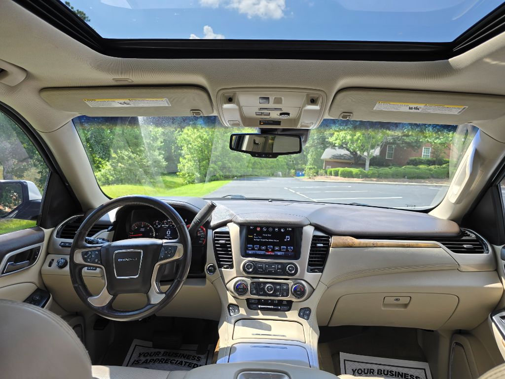 2016 GMC Yukon XL 1500 Denali photo