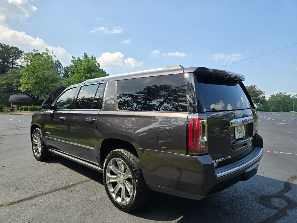 2017 GMC Yukon XL 1500 Denali photo