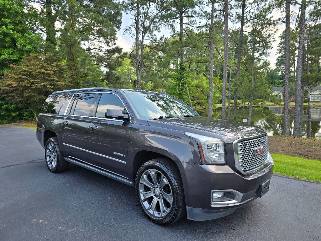 2017 GMC Yukon XL 1500 Denali photo