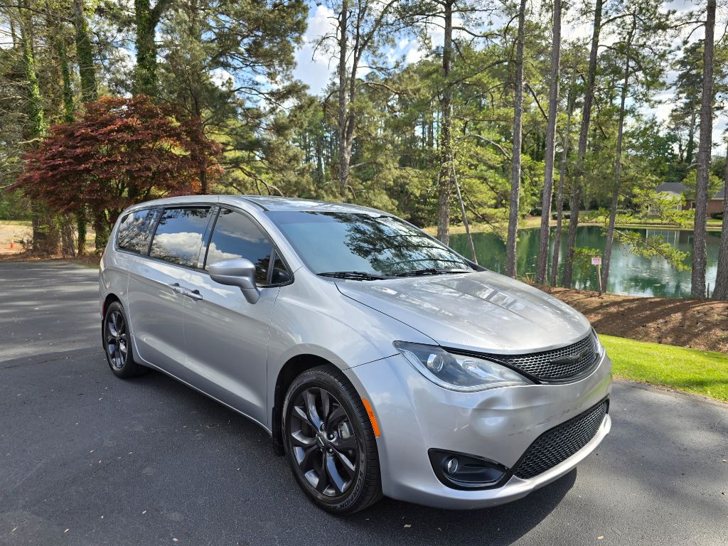 2019 Chrysler Pacifica - $9,900
