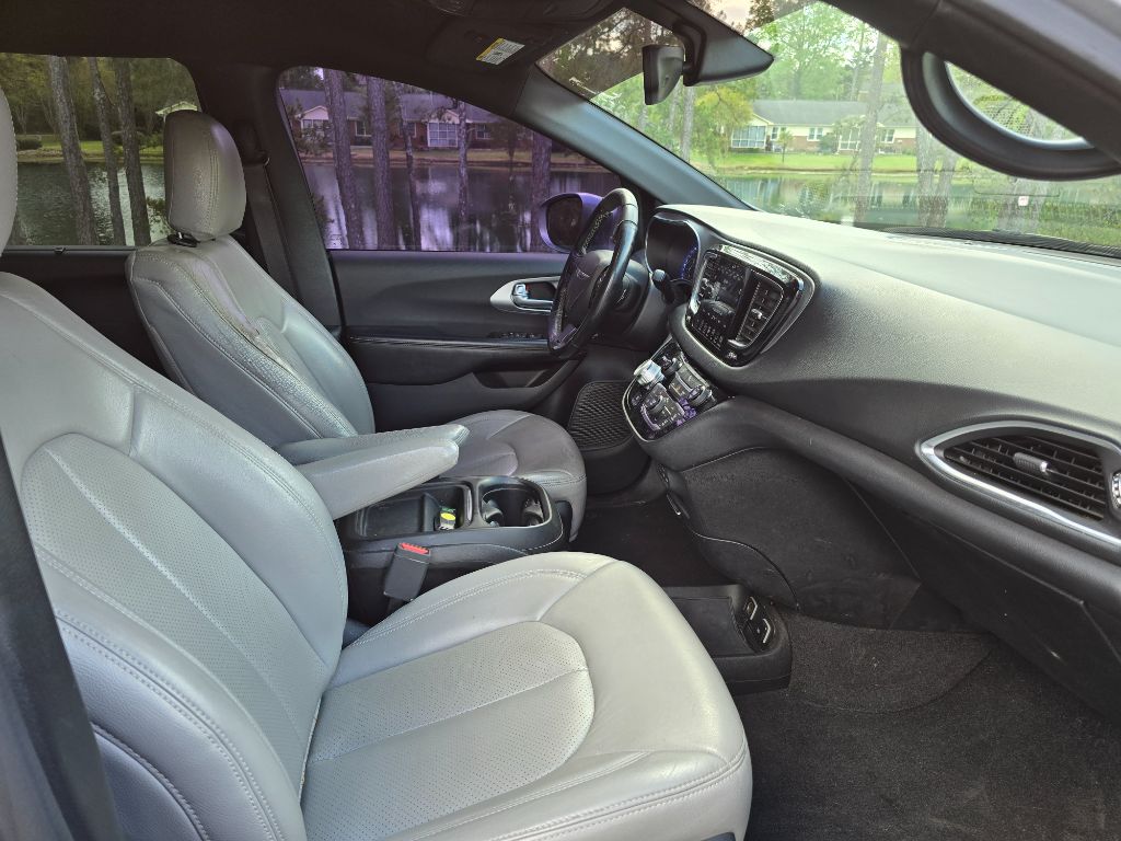 2019 Chrysler Pacifica - $9,900
