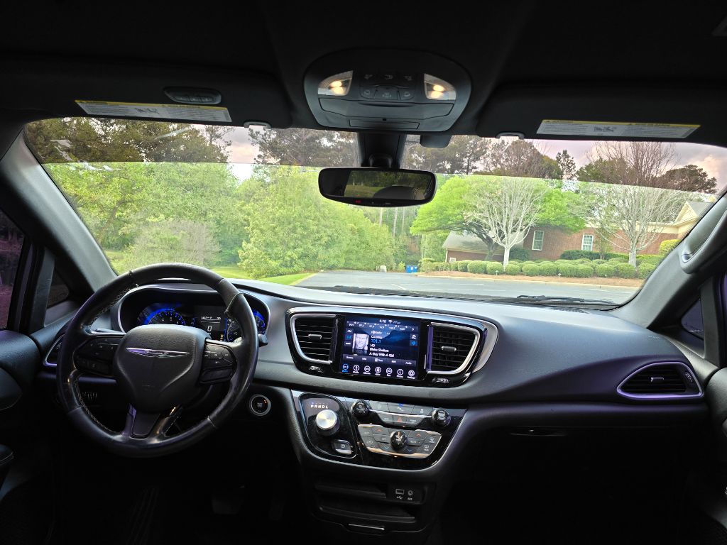 2019 Chrysler Pacifica - $9,900