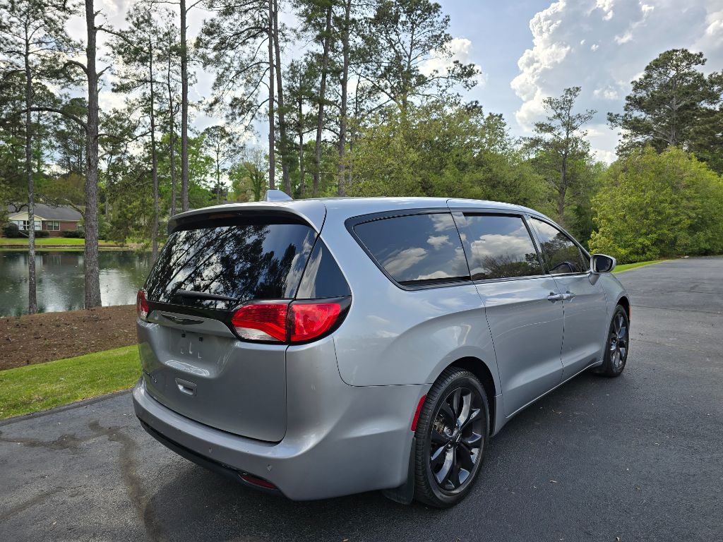 2019 Chrysler Pacifica - $9,900