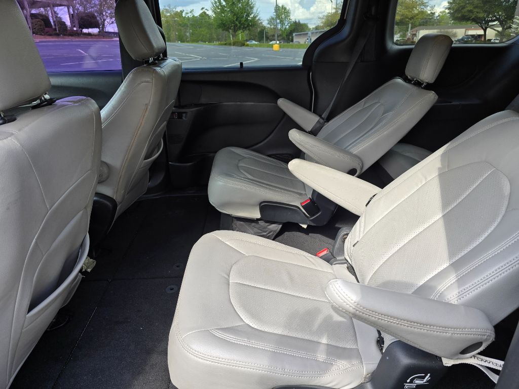 2019 Chrysler Pacifica - $9,900