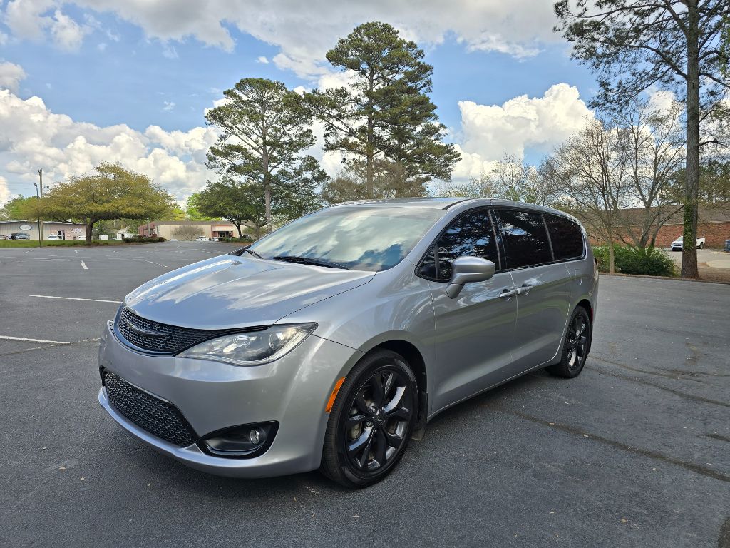 2019 Chrysler Pacifica - $9,900