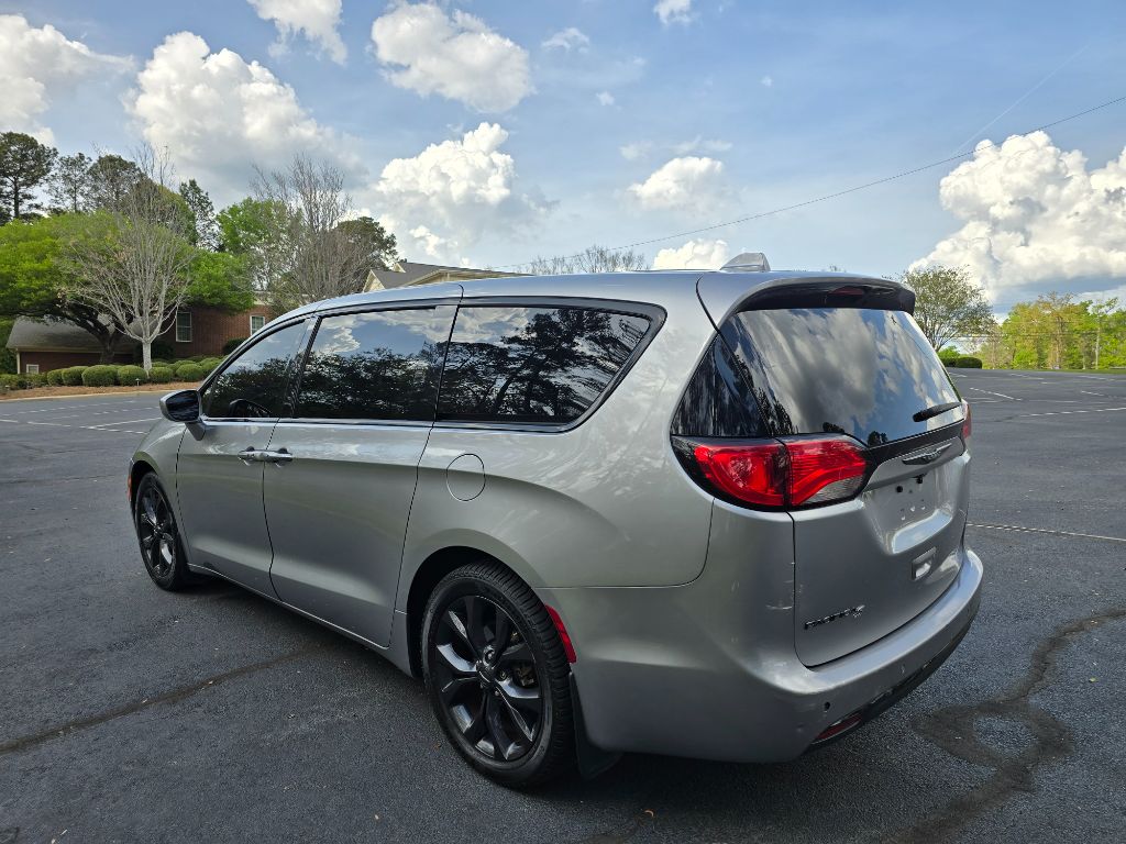 2019 Chrysler Pacifica - $9,900