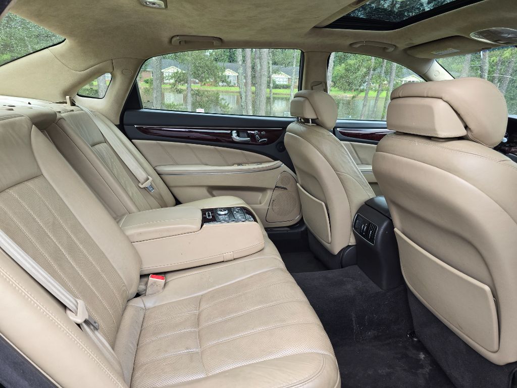 2011 Hyundai Equus - $6,500