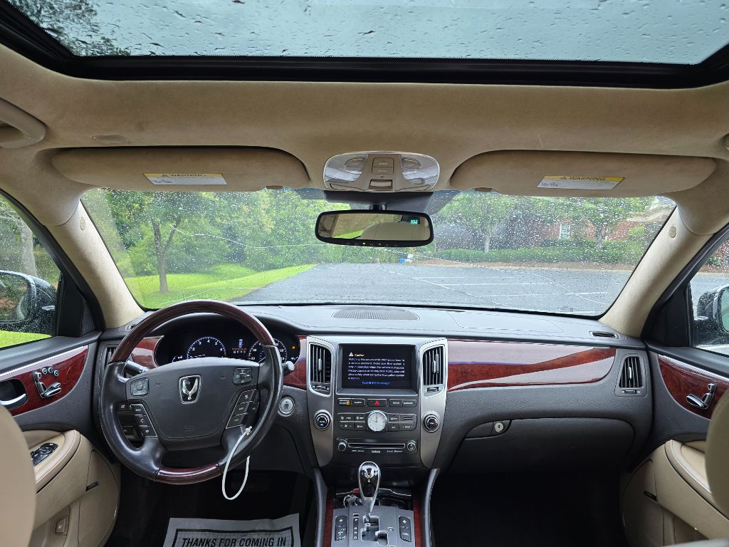 2011 Hyundai Equus - $6,500