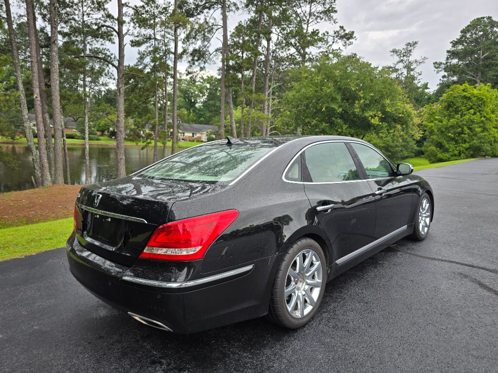 2011 Hyundai Equus - $6,500