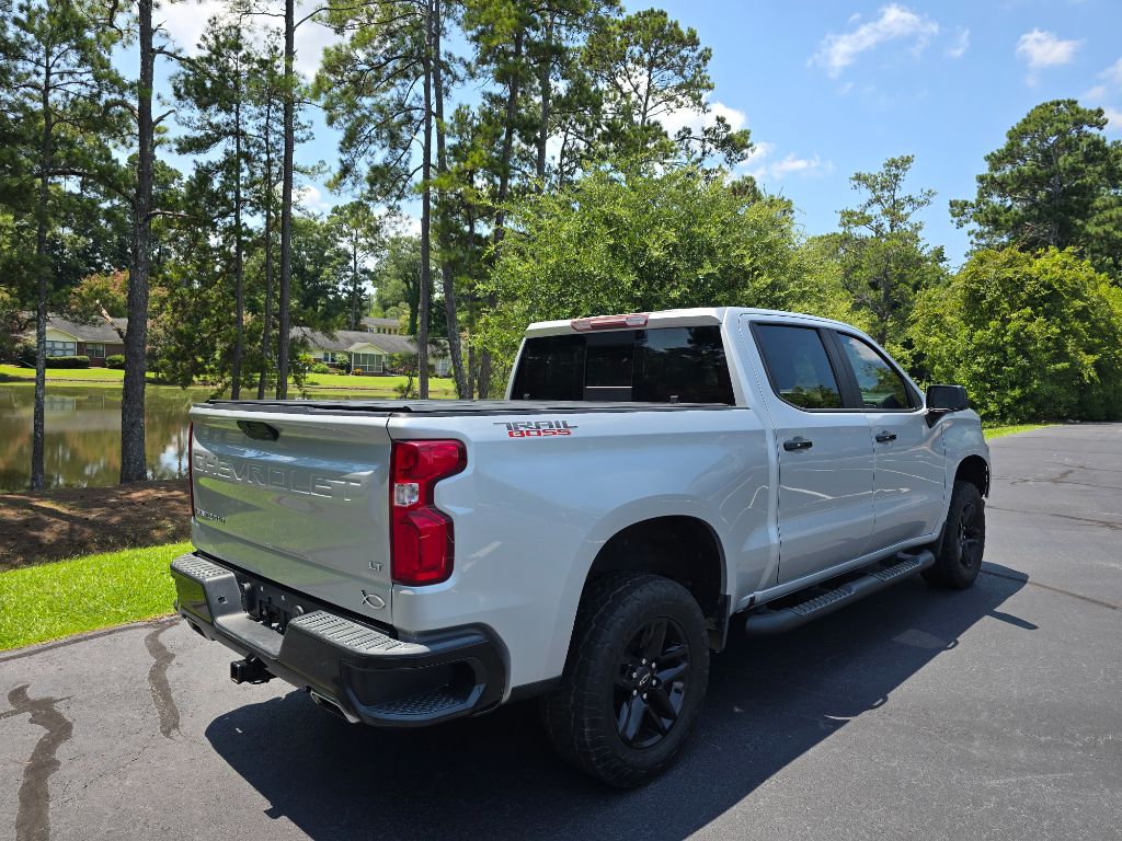 2019 Chevrolet Silverado - $25,900