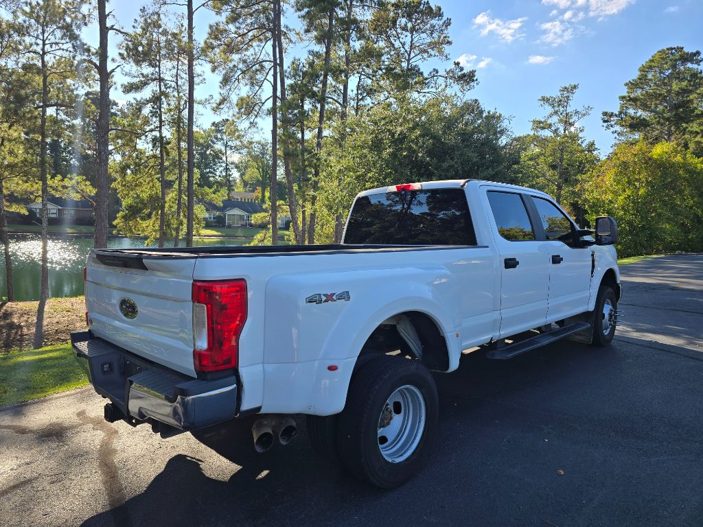 2019 Ford F-350 - $21,900