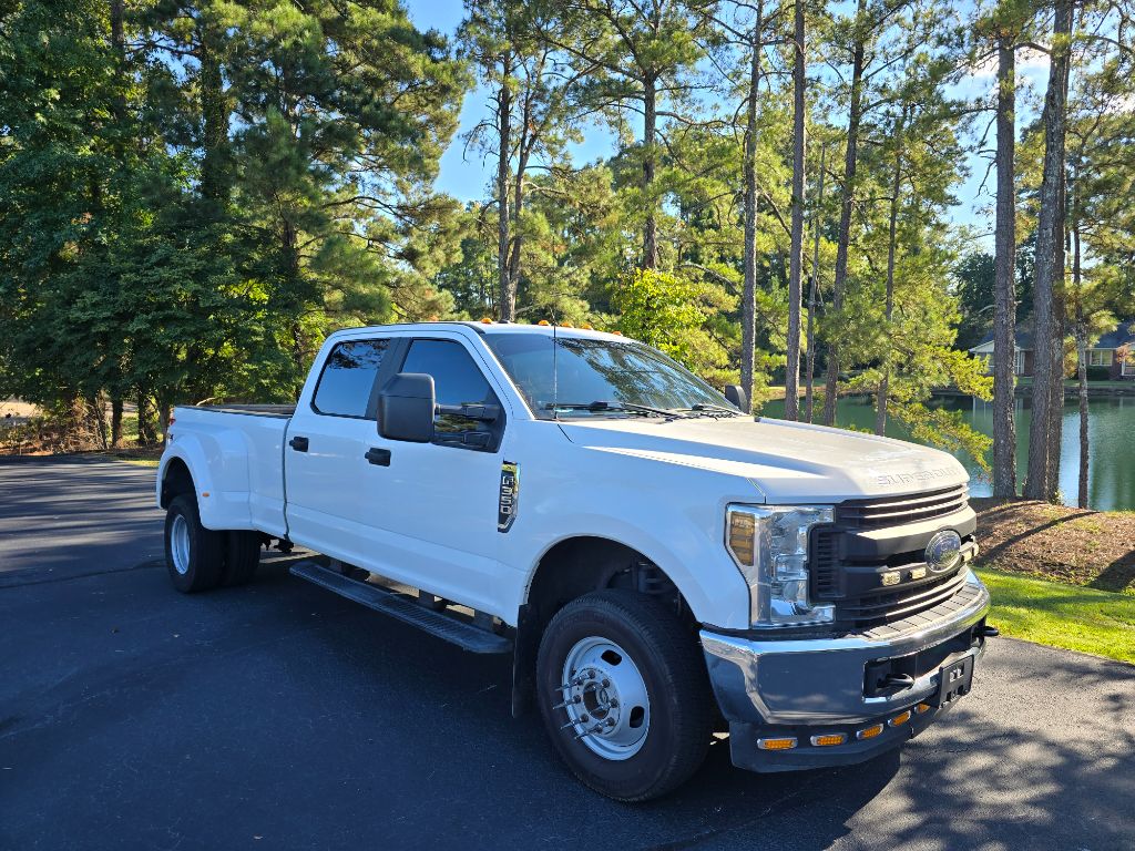 2019 Ford F-350 - $21,900
