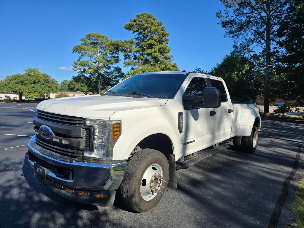 2019 Ford F-350 - $21,900