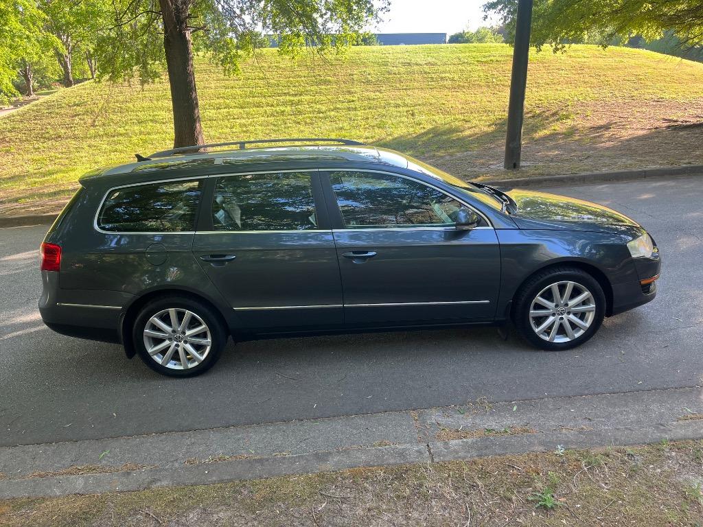 2010 Volkswagen Passat - $6,950