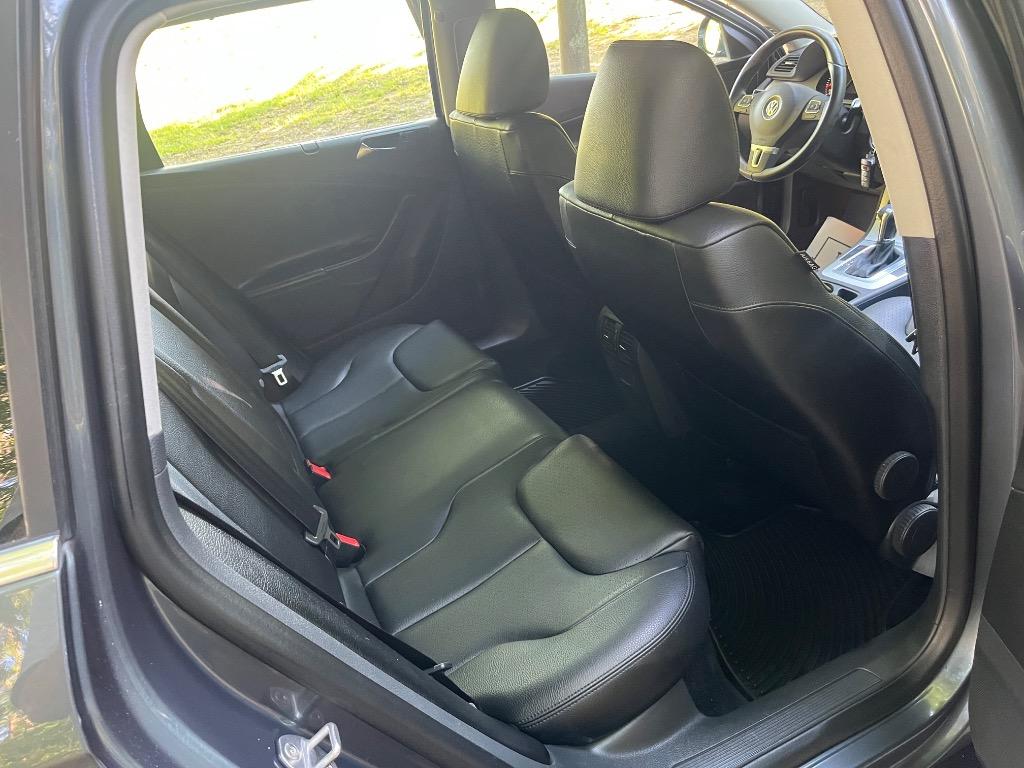 2010 Volkswagen Passat - $6,950