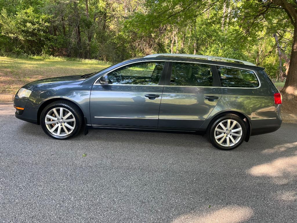 2010 Volkswagen Passat - $6,950