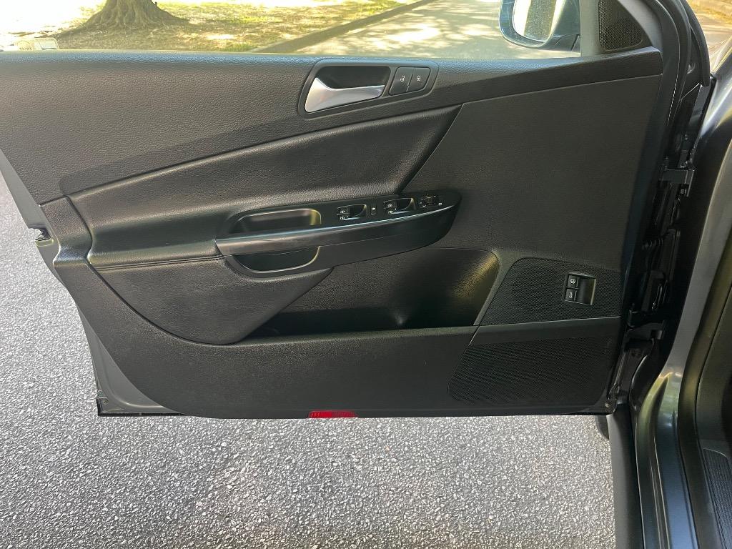 2010 Volkswagen Passat - $6,950