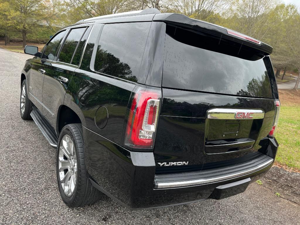 2018 GMC Yukon Denali photo