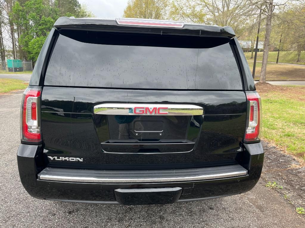 2018 GMC Yukon Denali photo
