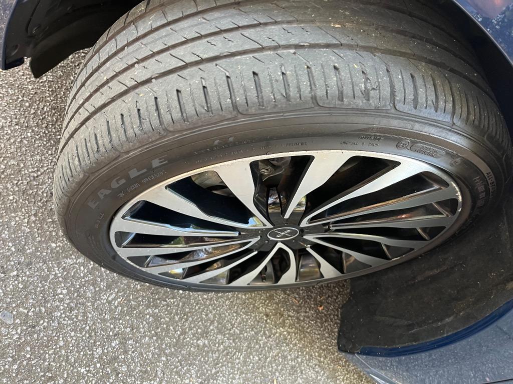 2017 Lincoln Continental - $17,950