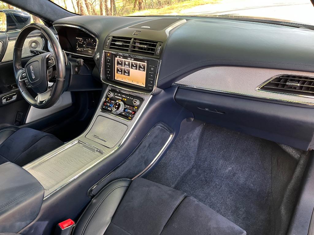 2017 Lincoln Continental - $17,950