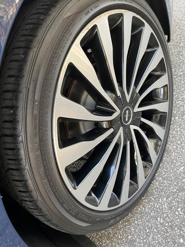 2017 Lincoln Continental - $17,950
