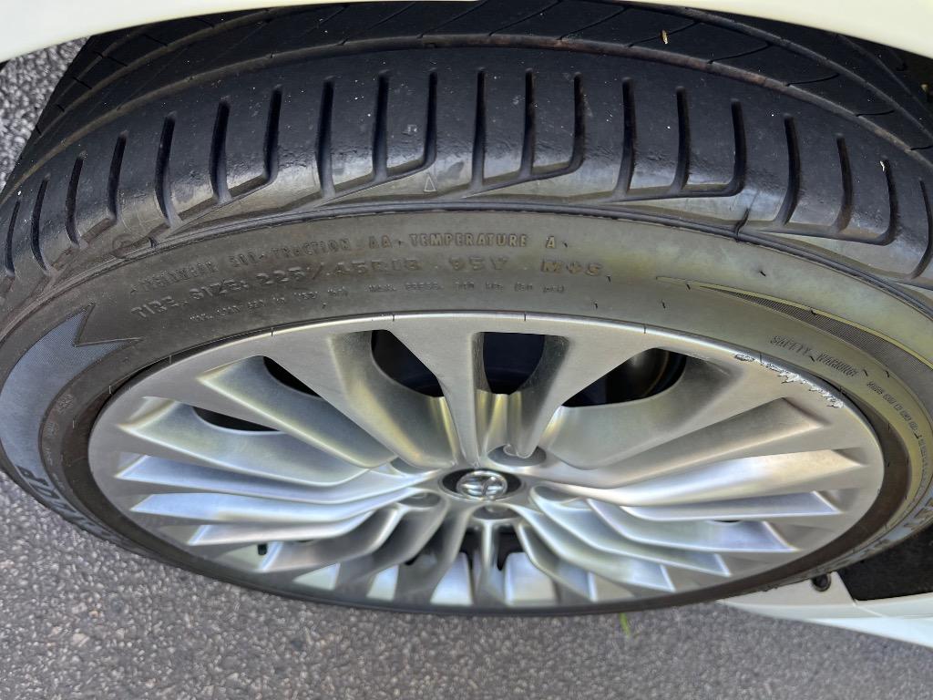 2017 Toyota Avalon Limited photo
