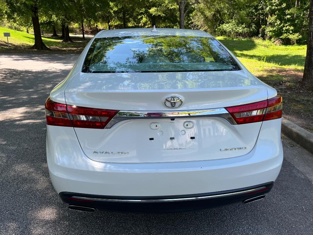 2017 Toyota Avalon Limited photo