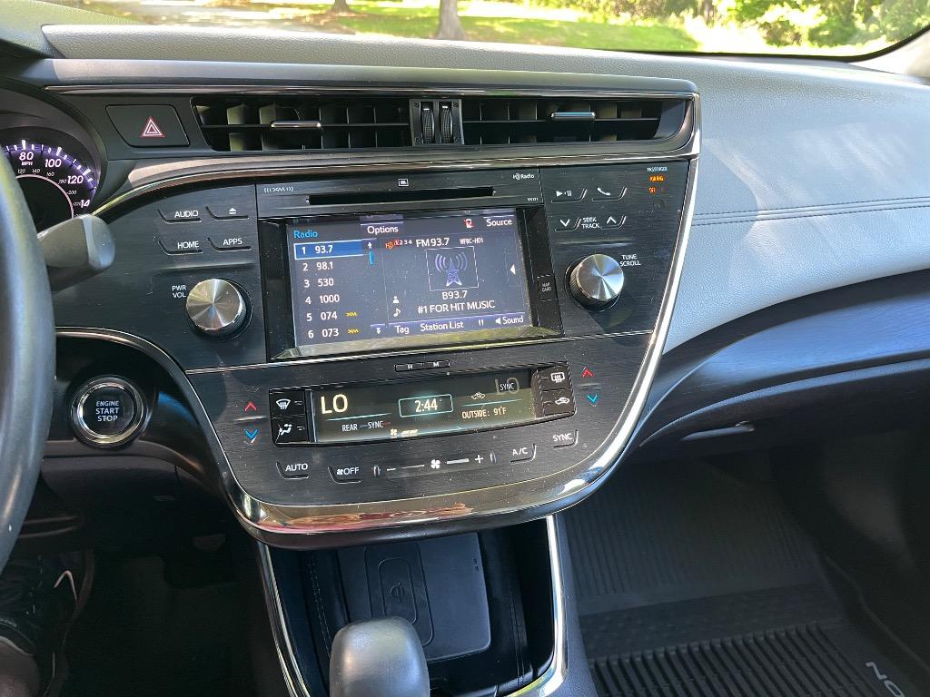 2017 Toyota Avalon Limited photo