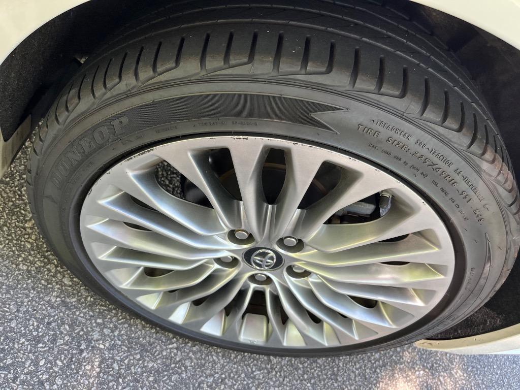 2017 Toyota Avalon Limited photo