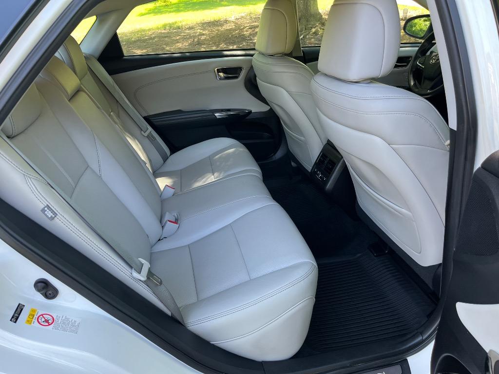 2017 Toyota Avalon Limited photo