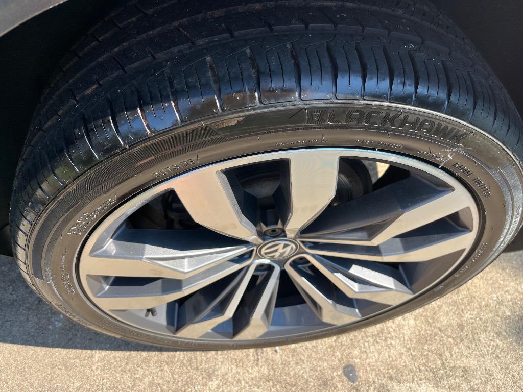 2021 Volkswagen Tiguan - $17,950