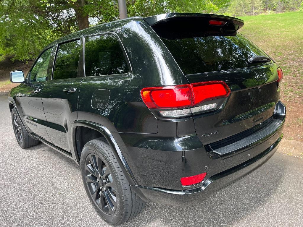 2017 Jeep Grand Cherokee Laredo Altitude photo
