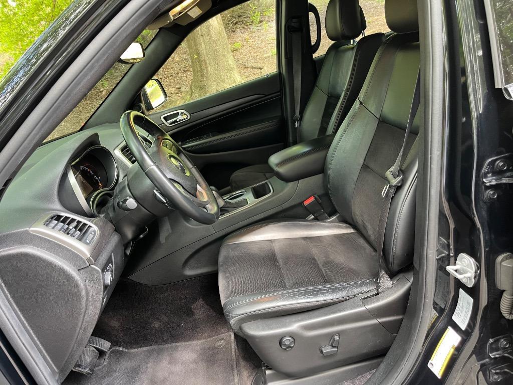 2017 Jeep Grand Cherokee Laredo Altitude photo
