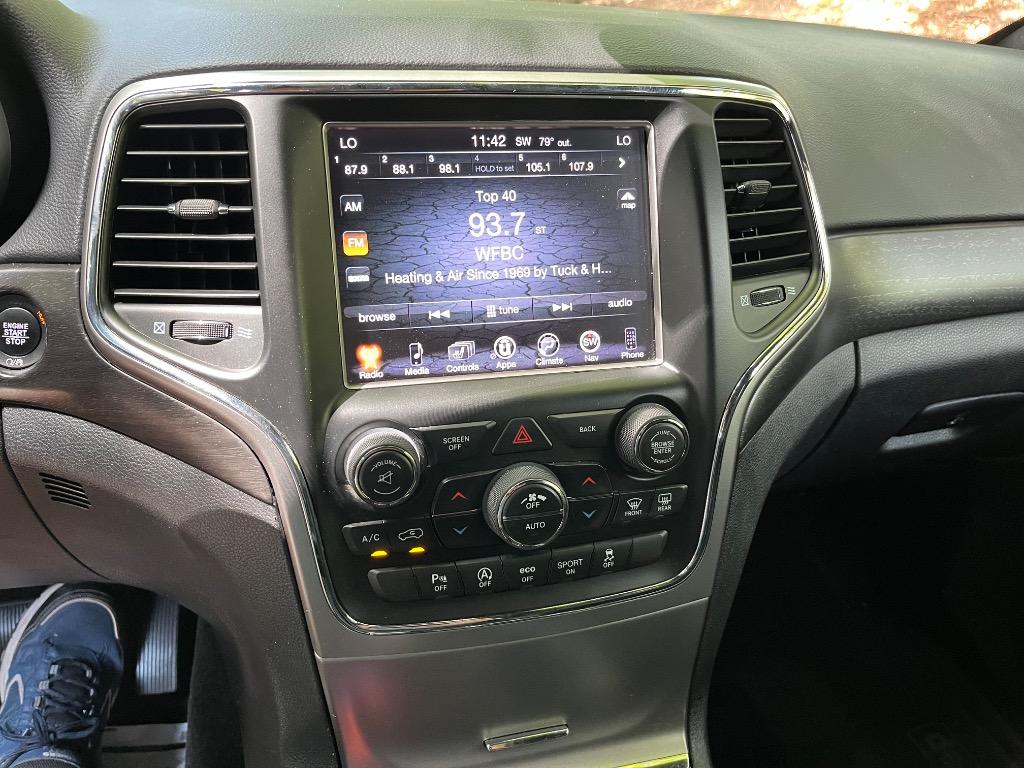 2017 Jeep Grand Cherokee Laredo Altitude photo