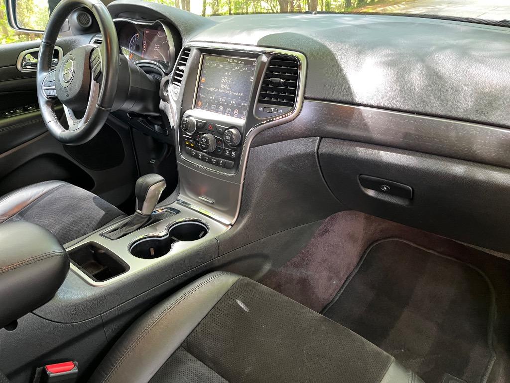 2017 Jeep Grand Cherokee Laredo Altitude photo