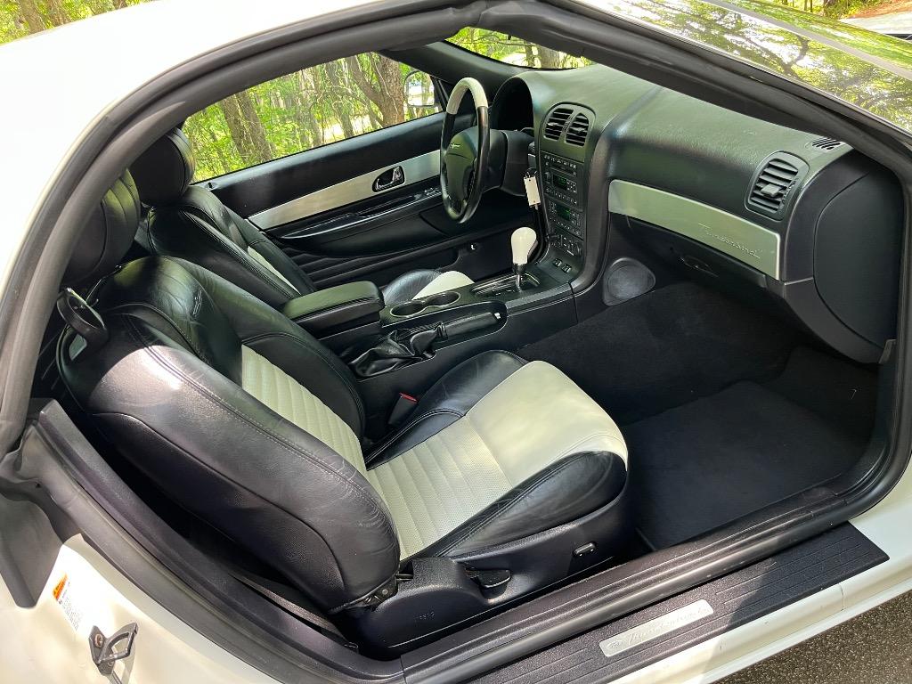2003 Ford Thunderbird Deluxe photo