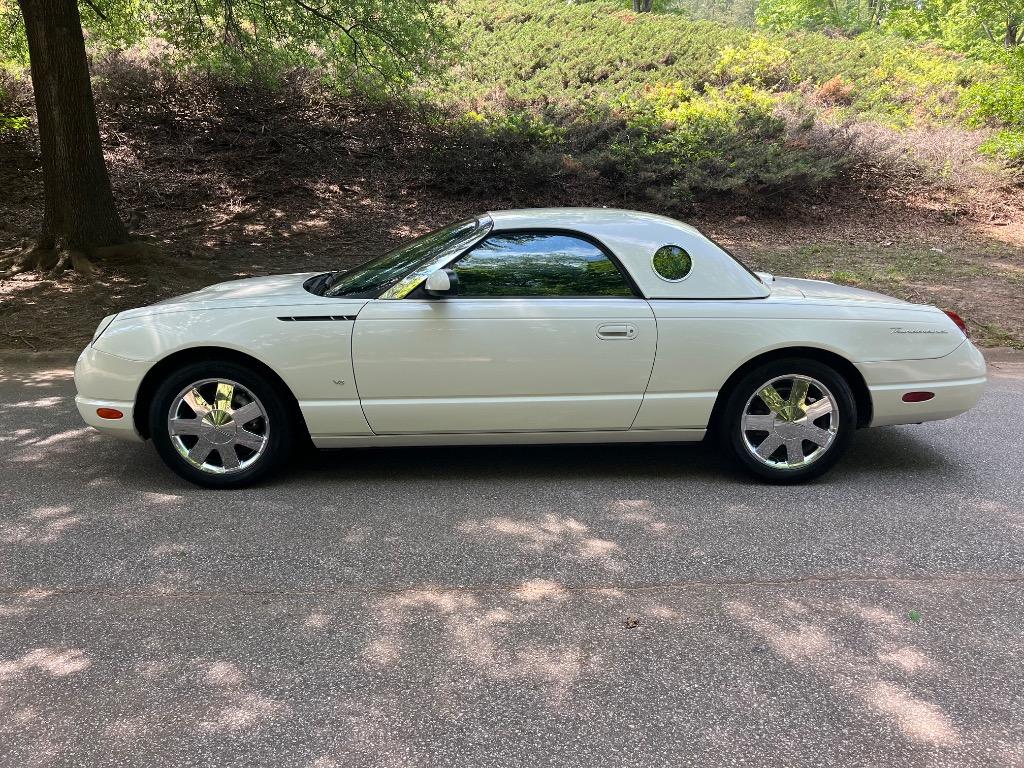 2003 Ford Thunderbird Deluxe photo