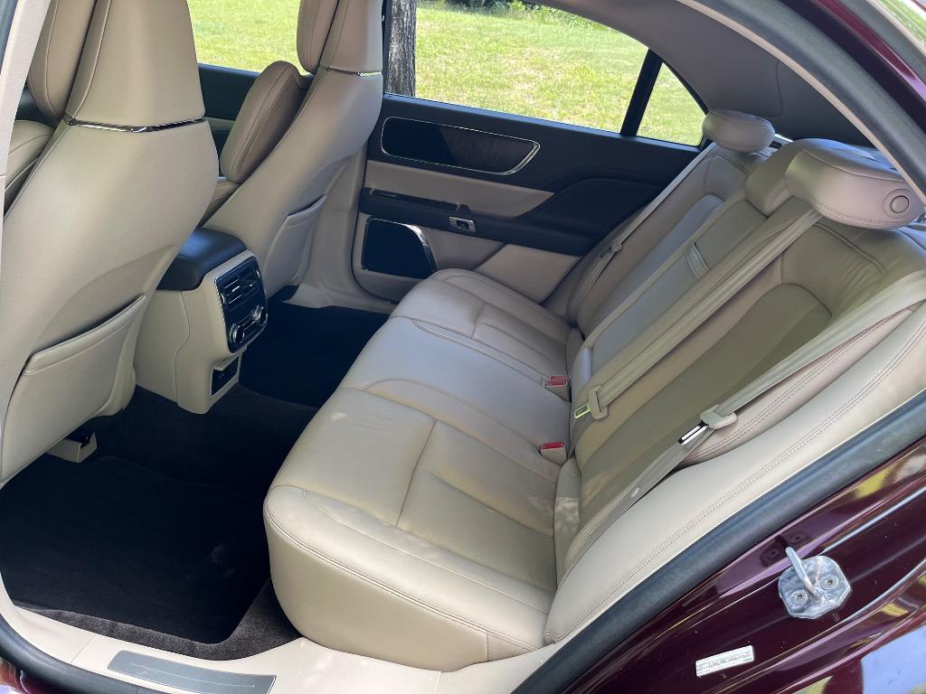 2017 Lincoln Continental Reserve photo