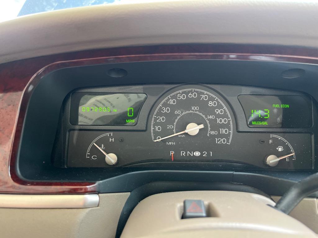 2004 Lincoln Town Car - $7,950