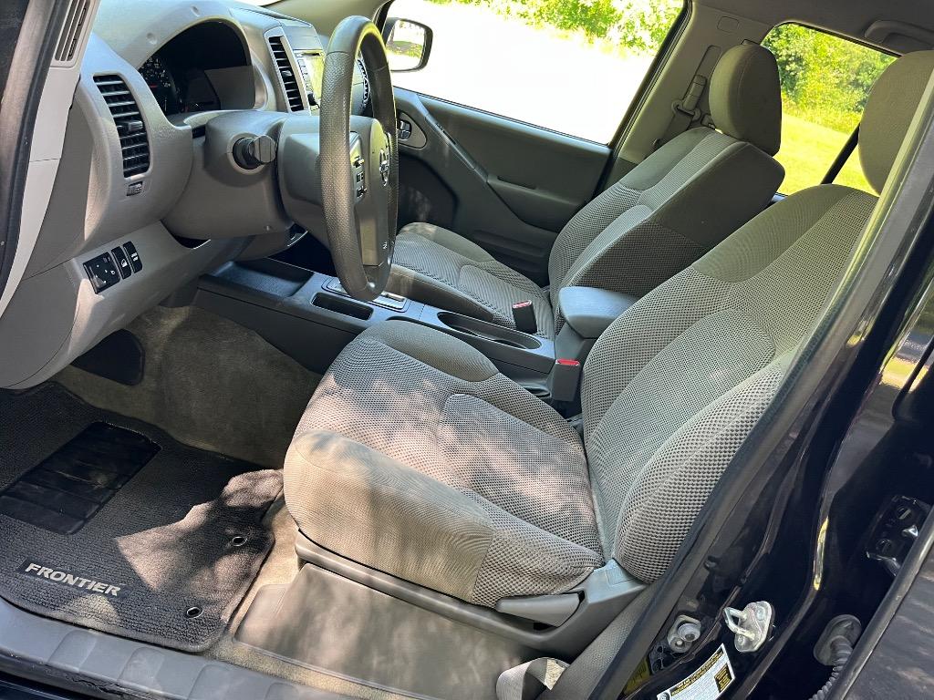 2018 Nissan Frontier SV photo