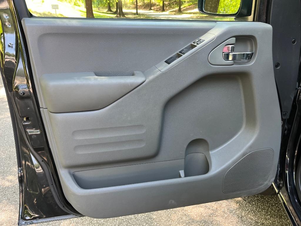 2018 Nissan Frontier SV photo
