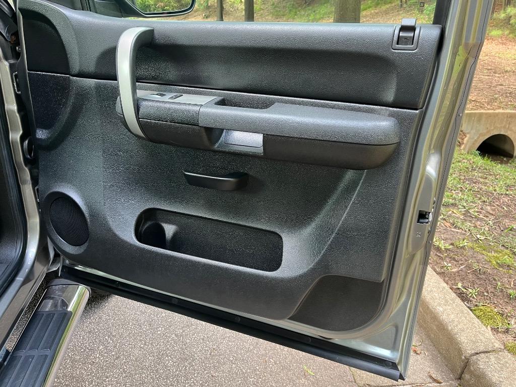 2009 GMC Sierra - $10,950